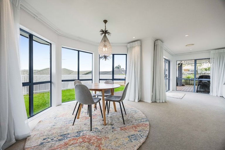 Photo of property in 36 Kath Hopper Drive, Orewa, 0931