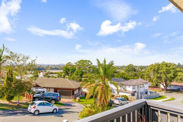 Photo of property in 10 Amery Place, West Harbour, Auckland, 0618