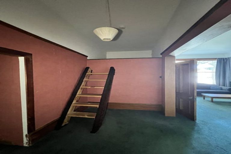 Photo of property in 105 Tasman Street, Mount Cook, Wellington, 6021