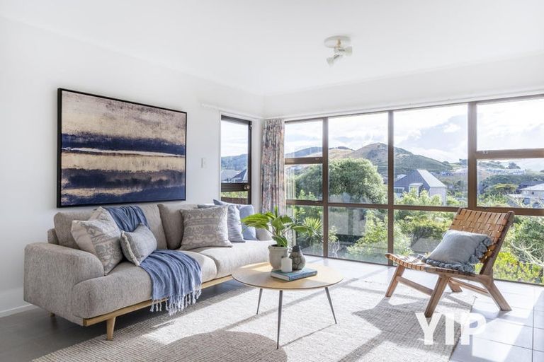 Photo of property in 10 Ellwood Place, Churton Park, Wellington, 6037