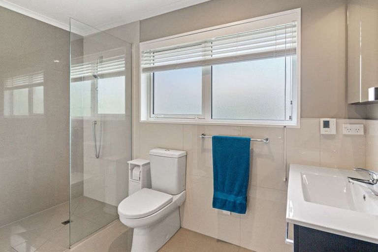 Photo of property in 32 Sylvia Street, Parklands, Christchurch, 8083