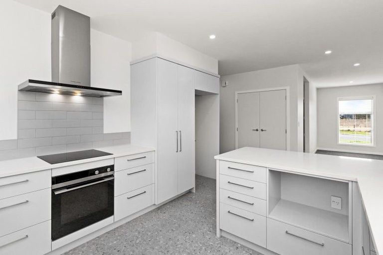 Photo of property in 102 Eriksen Road, Te Awa, Napier, 4110