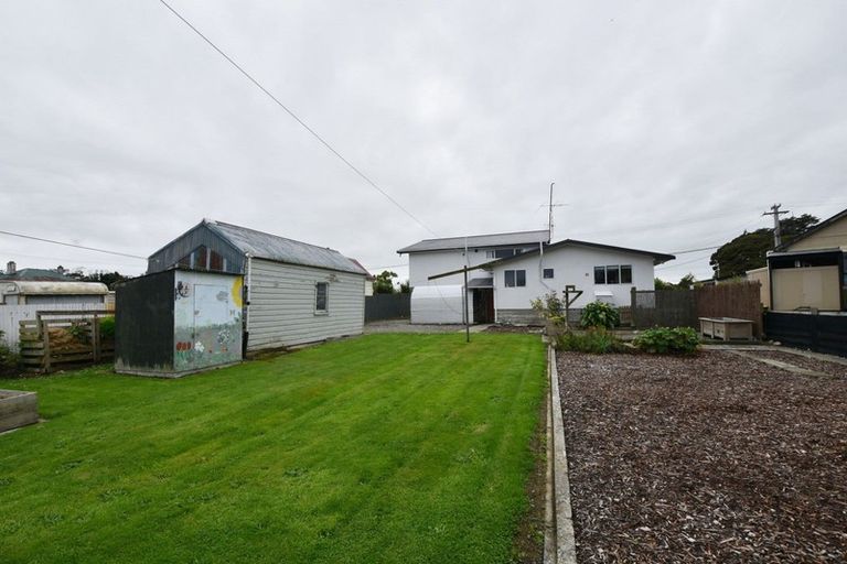 Photo of property in 1 Ferry Road, Tuatapere, 9620