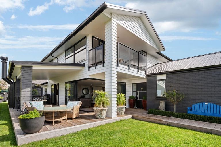 Photo of property in 30 Lakeside Terrace, Omokoroa, 3114