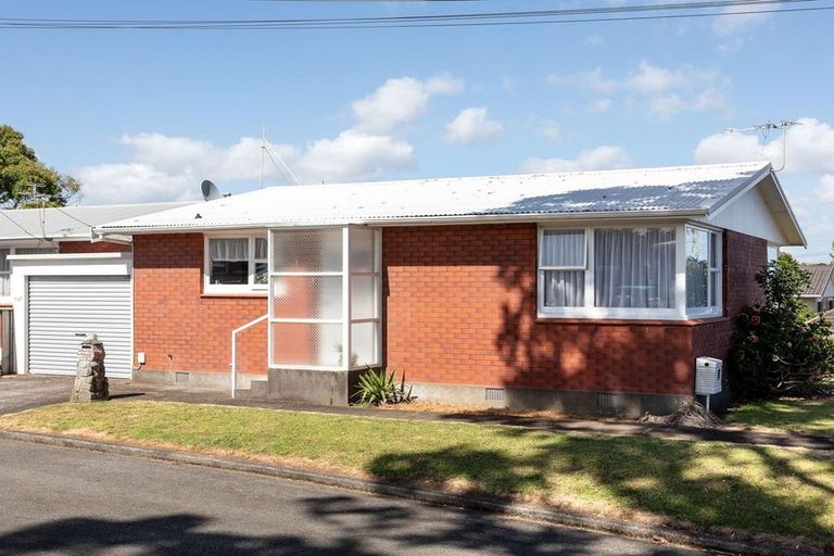 Photo of property in 67 Young Street, New Plymouth, 4310