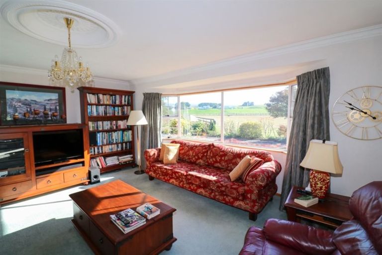 Photo of property in 210 Cowper Road, Dannevirke, 4976