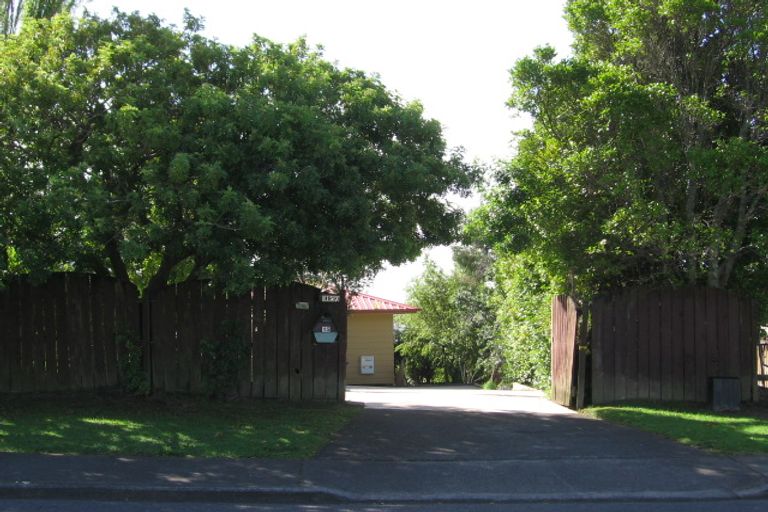 Photo of property in 15 Pisces Road, Glen Eden, Auckland, 0602