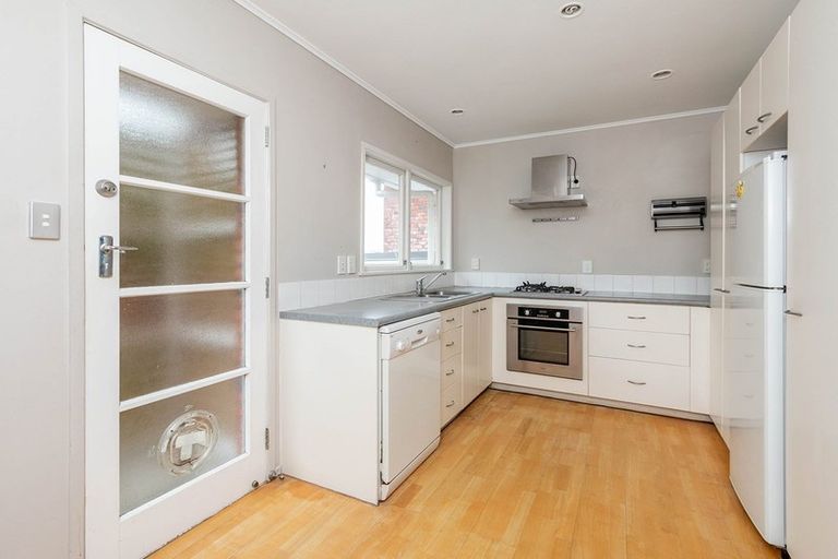 Photo of property in 2/12 Walter Street, Hauraki, Auckland, 0622