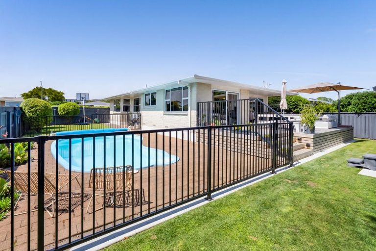 Photo of property in 64 Nevada Drive, Merrilands, New Plymouth, 4312