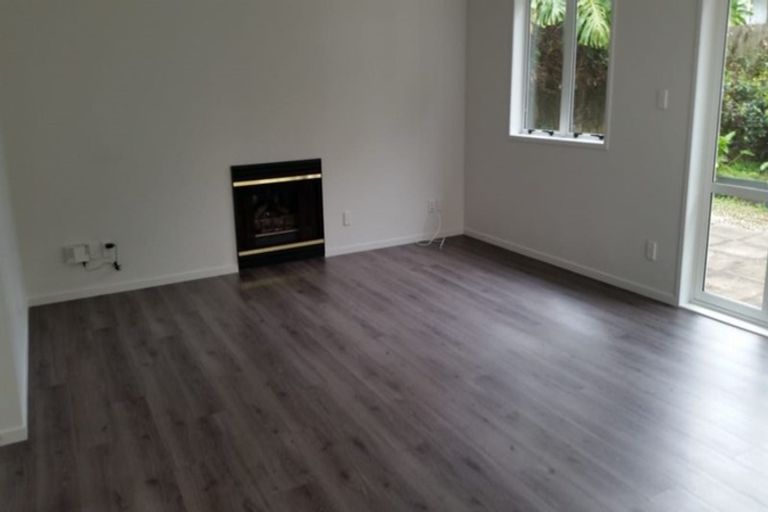 Photo of property in 2/32 Norwood Road, Bayswater, Auckland, 0622