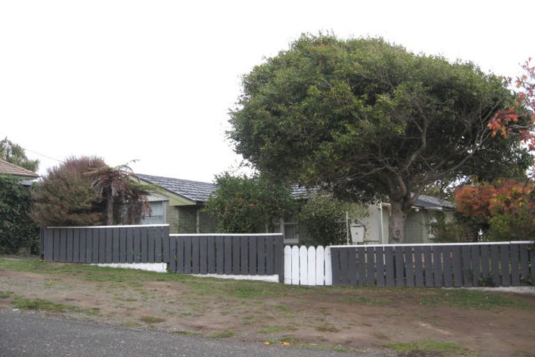Photo of property in 6a Karaka Grove, Raumati Beach, Paraparaumu, 5032