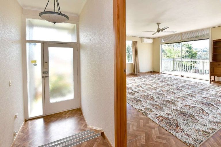 Photo of property in 30 Waverley Avenue, Glenfield, Auckland, 0629