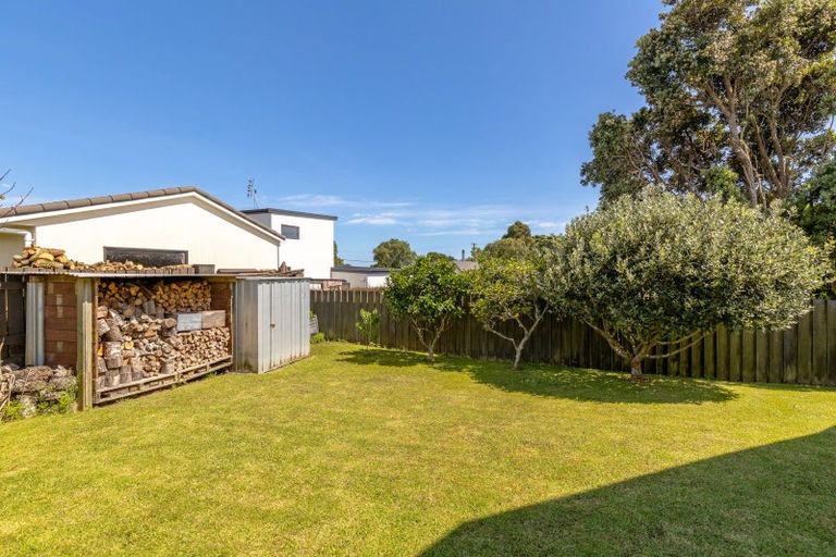 Photo of property in 6 Milne Place, Merrilands, New Plymouth, 4312