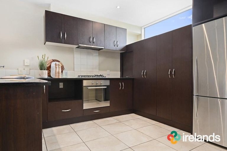 Photo of property in 2/1010 Colombo Street, St Albans, Christchurch, 8014