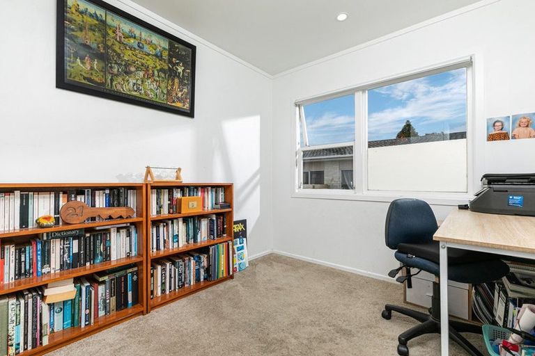 Photo of property in 19a Doment Crescent, Orewa, 0931