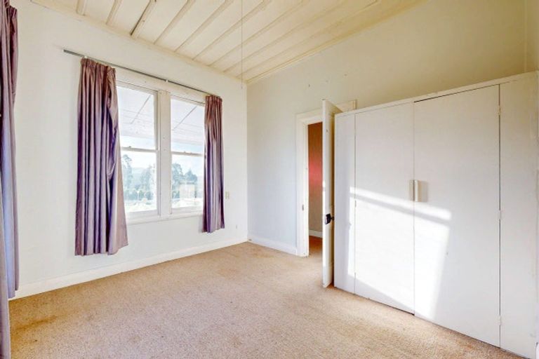 Photo of property in 8 Old Barn Road, Waitakaruru, 3576