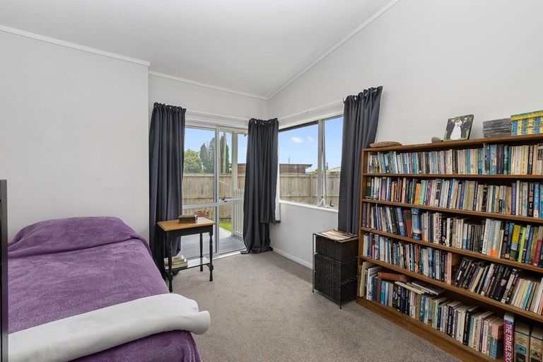 Photo of property in 97a Tiroroa Avenue, Te Atatu South, Auckland, 0610