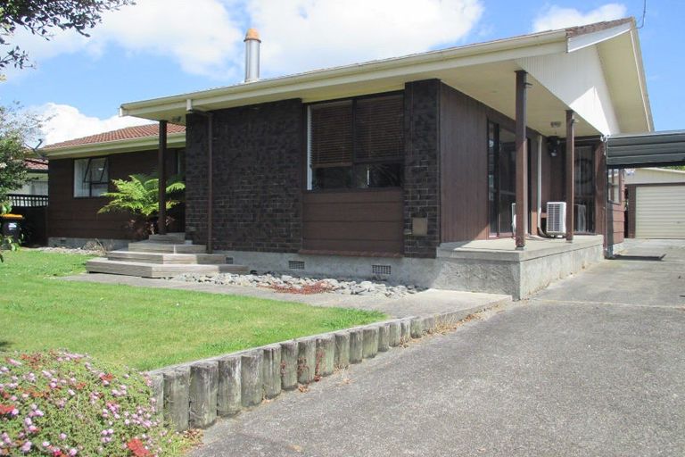Photo of property in 12 Hillcrest Drive, Kelvin Grove, Palmerston North, 4414