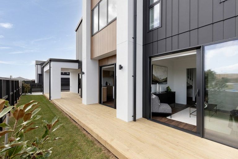 Photo of property in 2 Atutahi Lane, Papamoa Beach, 3118