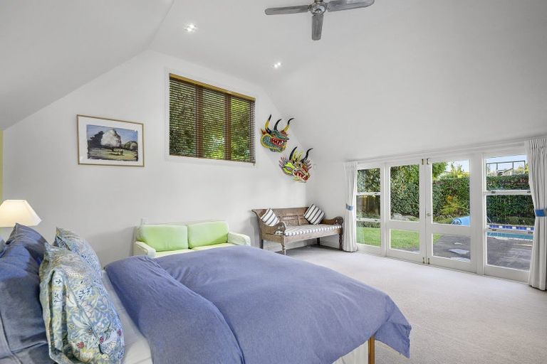 Photo of property in 12 Cecil Road, Milford, Auckland, 0620