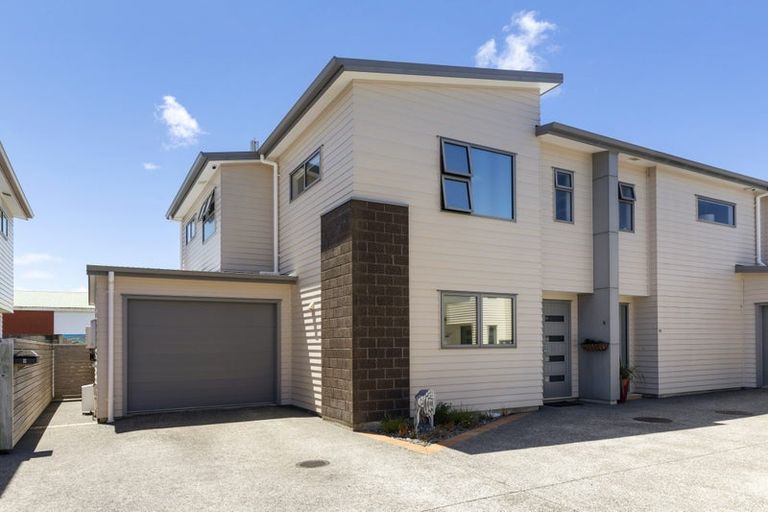 Photo of property in 9 Latimer Way, Petone, Lower Hutt, 5012