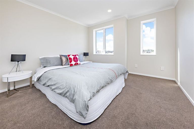 Photo of property in 24 Saddleback Crescent, Papakura, 2110