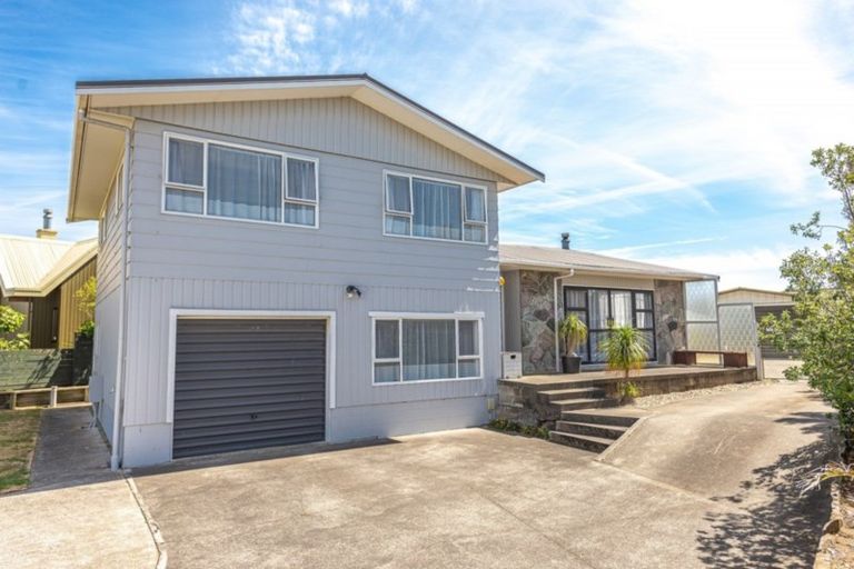 Photo of property in 33 Karamu Street, Tawhero, Whanganui, 4501