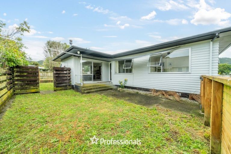 Photo of property in 4 Bexley Grove, Wainuiomata, Lower Hutt, 5014