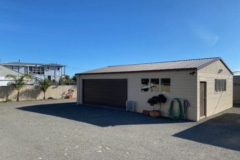 Photo of property in 8 Roore Street, Foxton Beach, Foxton, 4815