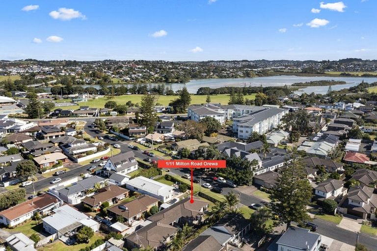 Photo of property in 1/11 Milton Road, Orewa, 0931