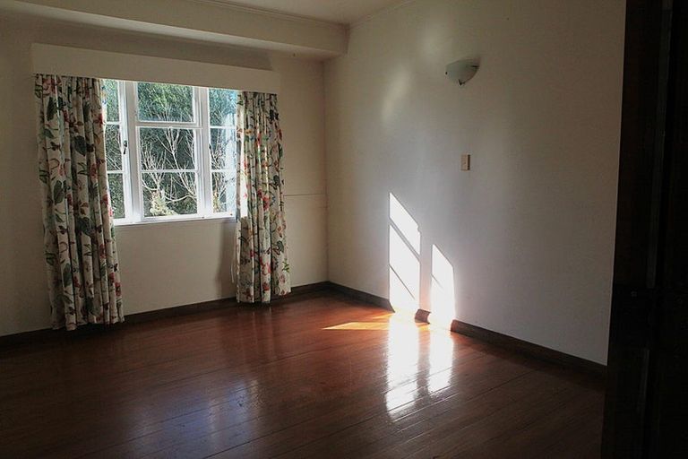 Photo of property in 8 Niccol Avenue, Narrow Neck, Auckland, 0624