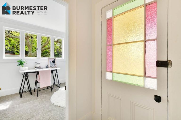 Photo of property in 5 Porter Crescent, Helensville, 0800