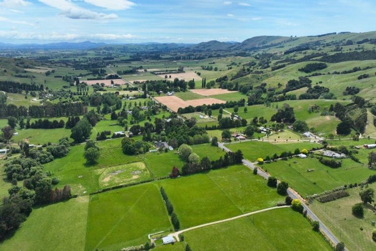 Photo of property in 1745b Longbush Road, Longbush, 5884