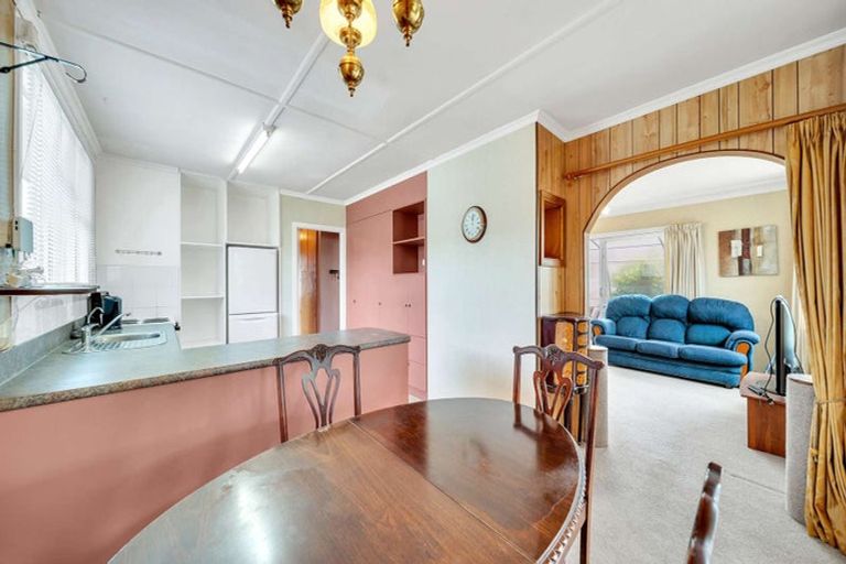 Photo of property in 12 Oxford Street, Holmes Hill, Oamaru, 9401