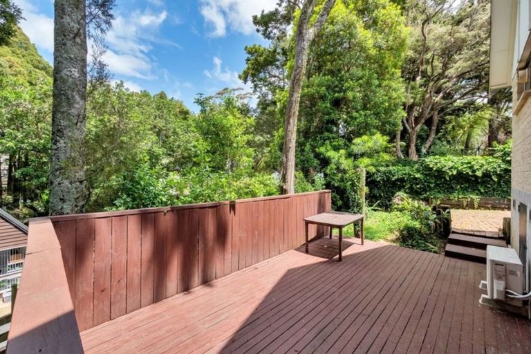 Photo of property in 2/35 Moore Street, Hillcrest, Auckland, 0627