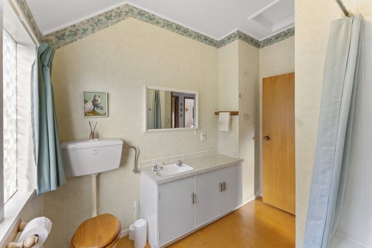 Photo of property in 14 Haast Close, Kelson, Lower Hutt, 5010