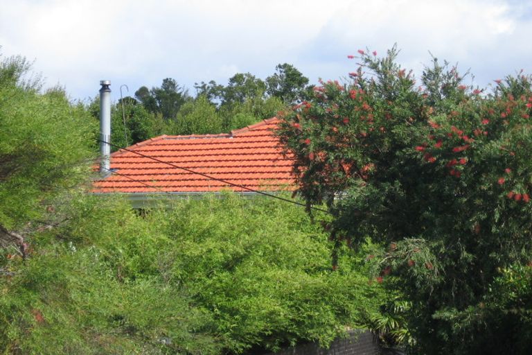 Photo of property in 1/279 Titirangi Road, Titirangi, Auckland, 0604