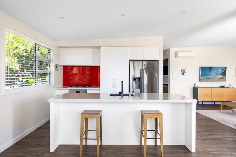 Photo of property in 60 Karewa Parade, Papamoa Beach, Papamoa, 3118