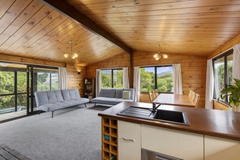 Photo of property in 22 Whitechapel Grove, Stokes Valley, Lower Hutt, 5019