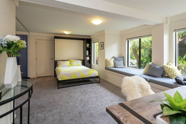 Photo of property in 2 Copperfield Terrace, Mellons Bay, Auckland, 2014