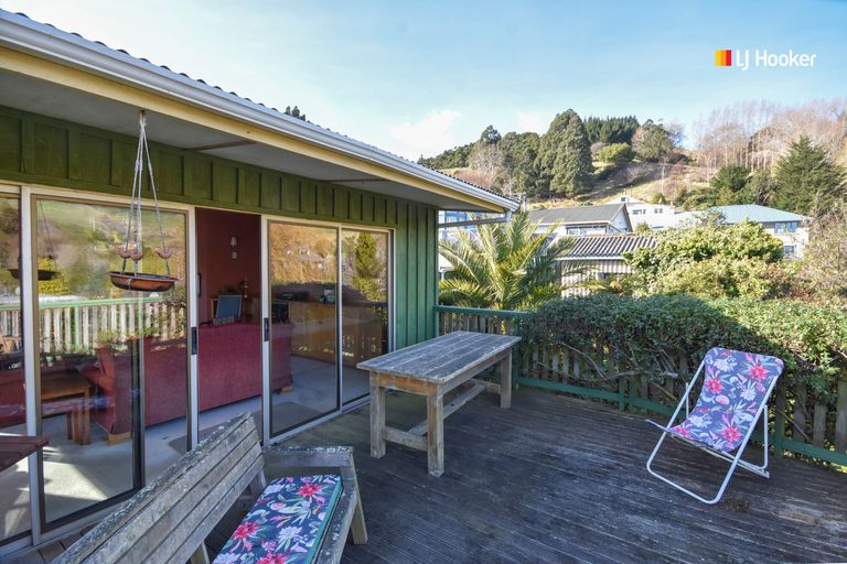 Photo of property in 8 Dickson Street, Macandrew Bay, Dunedin, 9014