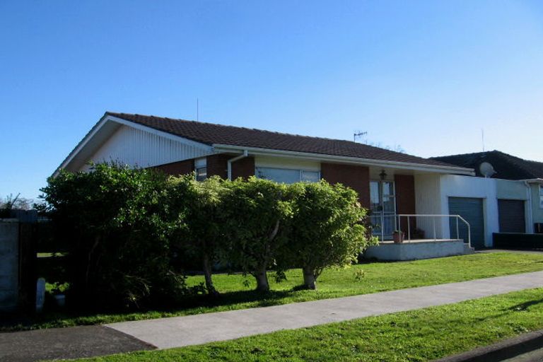 Photo of property in 2 Browning Place, Roslyn, Palmerston North, 4414