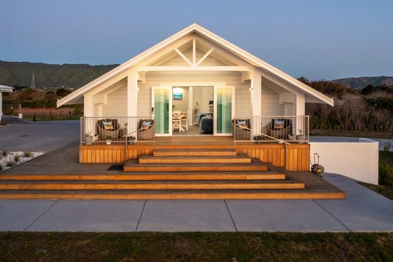 Photo of property in 87 Rutherford Drive, Waikanae Beach, Waikanae, 5036