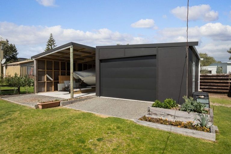 Photo of property in 5 Waiiti Avenue, Waihi Beach, 3611