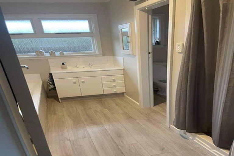 Photo of property in 145 Wairakei Road, Bryndwr, Christchurch, 8053