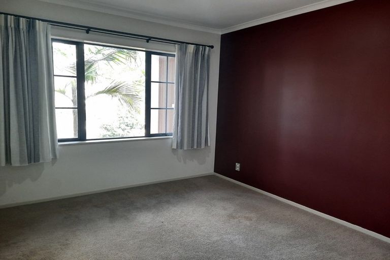 Photo of property in 4 Middlefield Drive, East Tamaki Heights, Auckland, 2016
