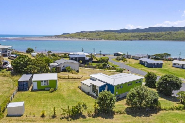 Photo of property in 14 Wainamu Road, Raglan, 3297