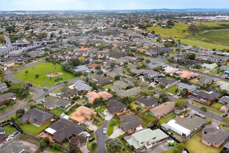 Photo of property in 14 Brunswick Rise, Mangere, Auckland, 2022