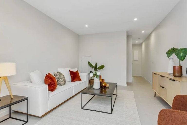 Photo of property in 20 Park Green Avenue, Rosehill, Papakura, 2113