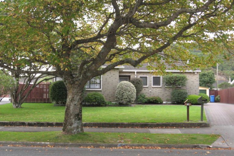 Photo of property in 2/76 Chapman Crescent, Naenae, Lower Hutt, 5011